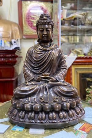 Tượng phật Thích Ca Mâu Ni bằng đồng lấy màu trầm cổ