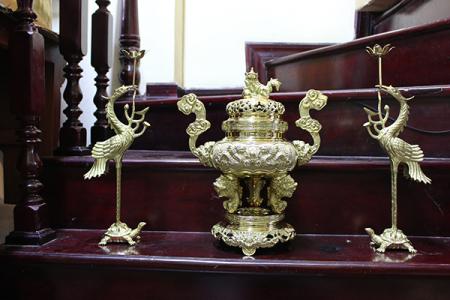 Bộ đỉnh đồng tam sự Vĩnh Tiến số 1 mẫu mới chạm rồng tai mây