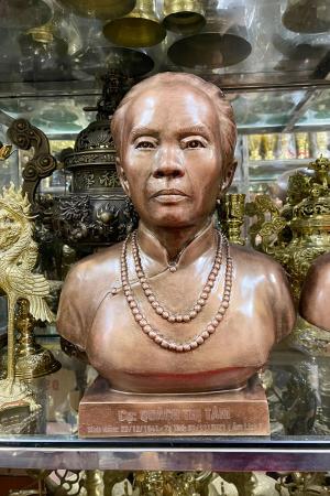 Tượng chân dung cụ ông cụ bà bằng đồng đỏ cao 50cm