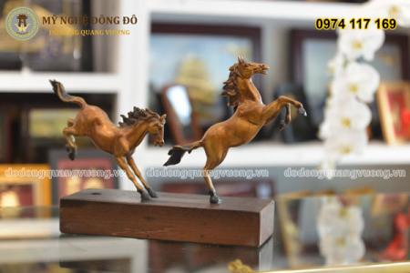 Tượng ngựa phi bằng đồng song mã tinh xảo