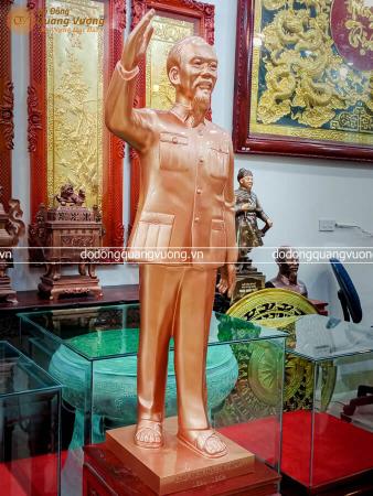 Tượng Bác Hồ đứng vẫy tay chào bằng đồng đỏ cao 1m