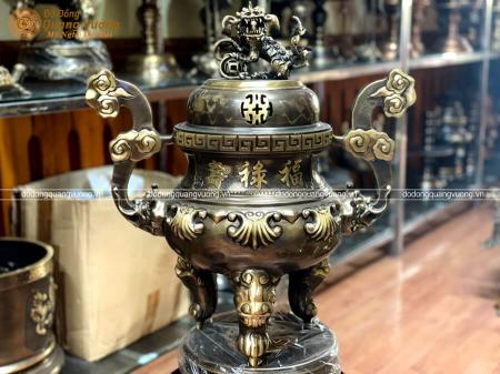 Đỉnh thờ bằng đồng chạm sòi cao 60cm