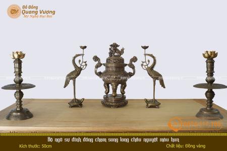 Bộ ngũ sự đỉnh đồng chạm song long chầu nguyệt màu hun