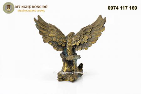 Đại bàng bằng đồng hun giả cổ