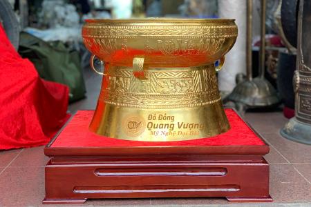 Trống đồng Đông Sơn mạ vàng đường kính mặt 60cm