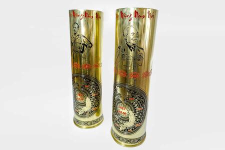 Đôi lọ hoa chế tác từ vỏ cát tút 152ly ăn mòn trống đồng