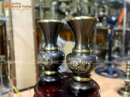 Lọ hoa bằng đồng chạm hoa sen chìm cao 25cm