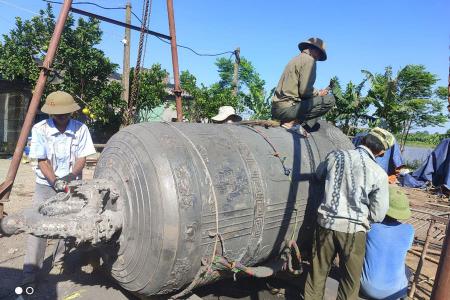 Chuông đồng Đại Hồng Chung nặng 3000kg chùa Long Hoa Thiền Tự