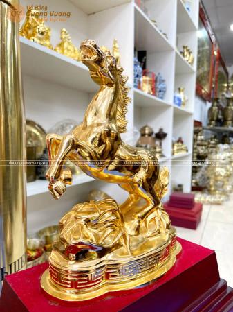 Tượng phong thủy tuổi Ngọ bằng đồng mạ vàng 24k cao 20cm