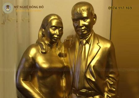 Tượng chân dung bằng đồng dát vàng 9999