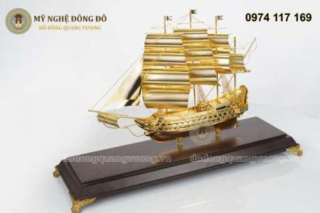 Mô hình thuyền buồm mạ vàng 24k