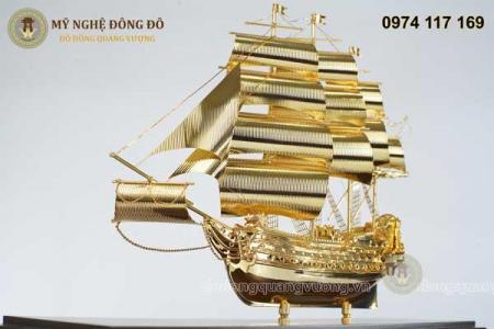 Mô hình thuyền buồm mạ vàng 24k
