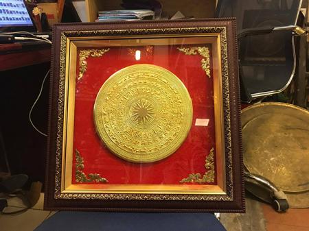 Mặt trống đồng mạ vàng tinh xảo khung tranh cao cấp