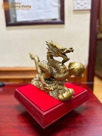 Tượng rồng cầm ngọc lướt sóng bằng đồng cao 22cm