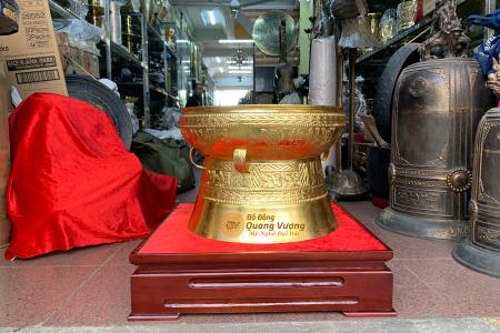 Trống đồng Đông Sơn mạ vàng đường kính mặt 60cm