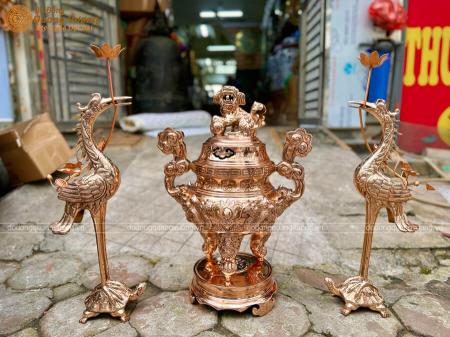 Bộ tam sự bằng đồng đỏ màu mộc đánh bóng chạm song long cao 60cm 