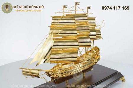 Mô hình thuyền buồm mạ vàng 24k