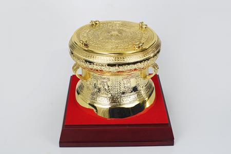 Trống đồng đúc thủ công mạ vàng 24k