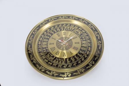 Đồng hồ mặt trống đồng treo tường hoa văn đẹp số la mã