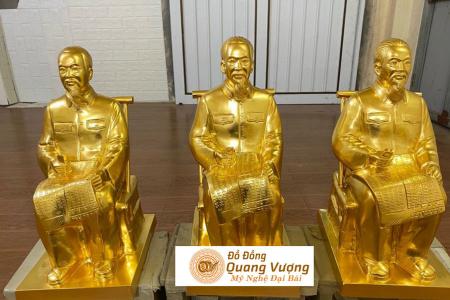 Tượng đồng bác Hồ  dáng ngồi ghế đọc báo cao 1m4