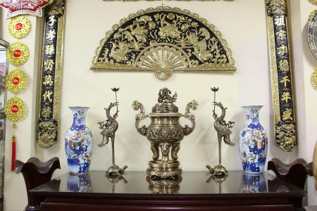 Bộ tam sự bằng đồng vàng màu cạo công nghệ - Đỉnh chạm rồng