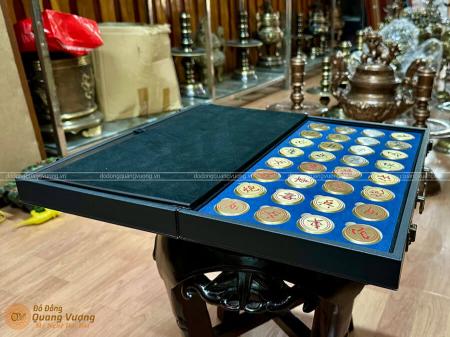 Bộ cờ tướng đồng thau đúc thủ công - bàn bọc da cao cấp