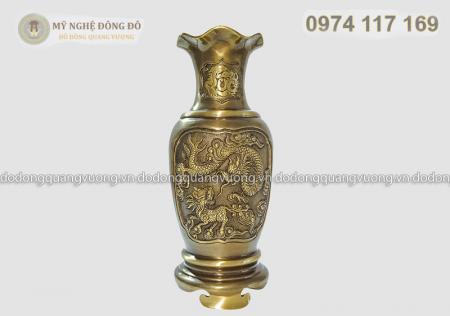 Lọ hoa bằng đồng vàng hun giả cổ