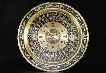 Đồng hồ mặt trống đồng số la mã chất liệu đồng vàng 70cm