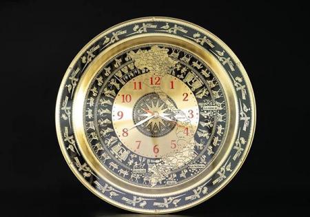 Đồng hồ mặt trống đồng kim vàng số đỏ kích thước 70cm
