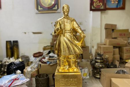 Tượng đồng Trần Hưng Đạo cao 90cm dát vàng 9999