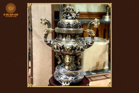 Đỉnh đồng vàng chạm Rồng nổi hun màu trầm cổ cao 60cm