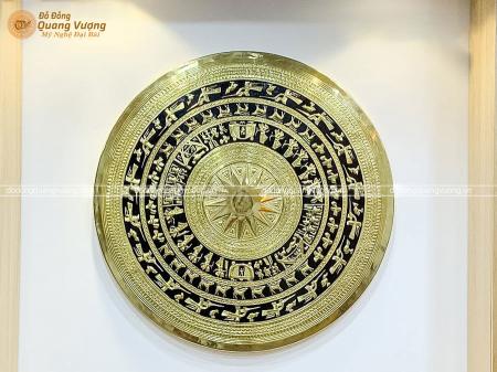 Mặt trống đồng được gò chạm đường kính 90cm 