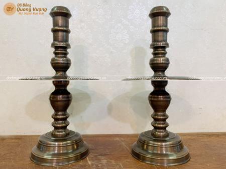 Đôi chân nến thờ bằng đồng cao 82cm hạ màu giả cổ theo thời gian