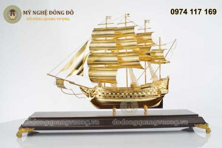 Mô hình thuyền buồm mạ vàng 24k