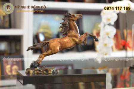 Tượng ngựa bằng đồng phi mã