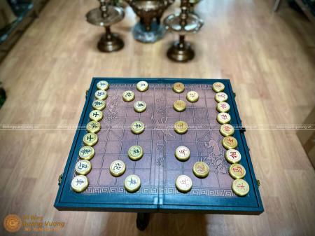 Bộ cờ tướng đồng thau đúc thủ công - bàn bọc da cao cấp