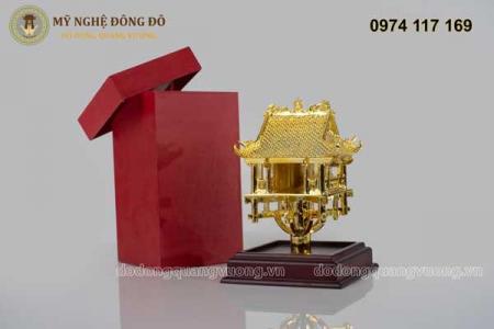 Chùa một cột bằng đồng mạ vàng 24k