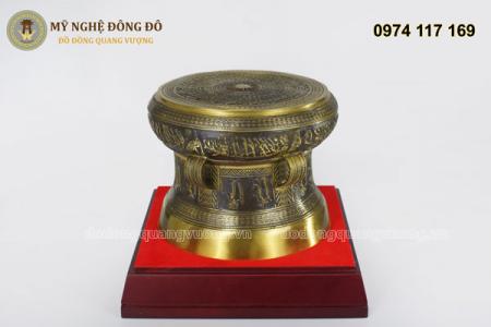 Trống đồng Đông Sơn màu cổ điển