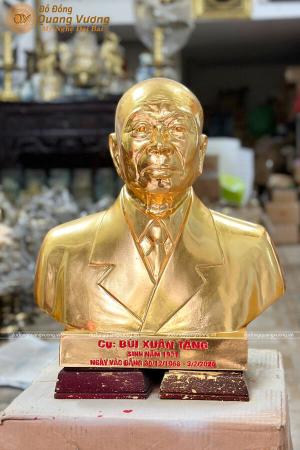 Tượng cụ ông Bùi Xuân Tặng đúc cao 48cm