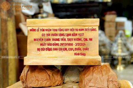 Tượng cụ ông Bùi Xuân Tặng đúc cao 48cm