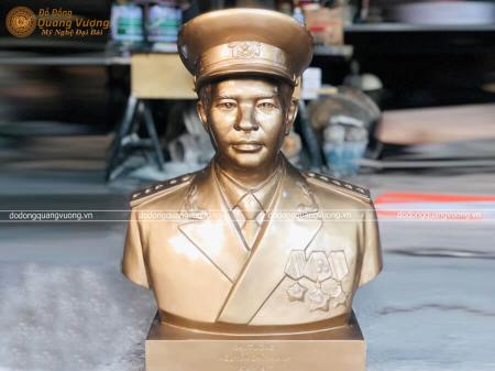 Tượng Đại Tướng Nguyễn Chí Thanh đúc cao 63cm