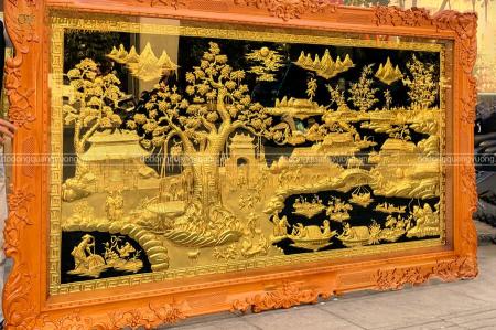 Tranh cội nguồn quê hương bằng đồng dát vàng cực độc đáo