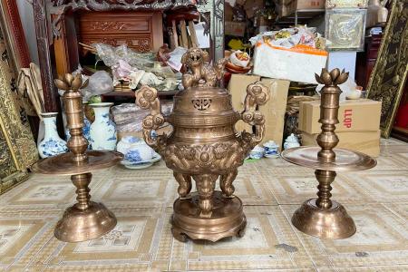 Bộ Tam Sự Bằng Đồng Đỏ Đỉnh Chạm Long Phụng Màu Trầm Cổ Cao 60cm