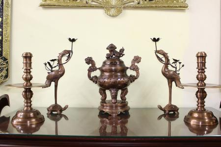 Bộ đỉnh đồng đỏ ngũ sự chạm hoa sòi đúc thủ công