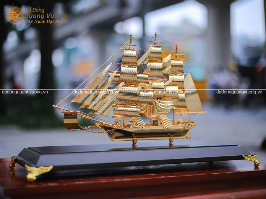 Mô hình thuyền buồm bằng đồng dài 60cm mạ vàng 24k