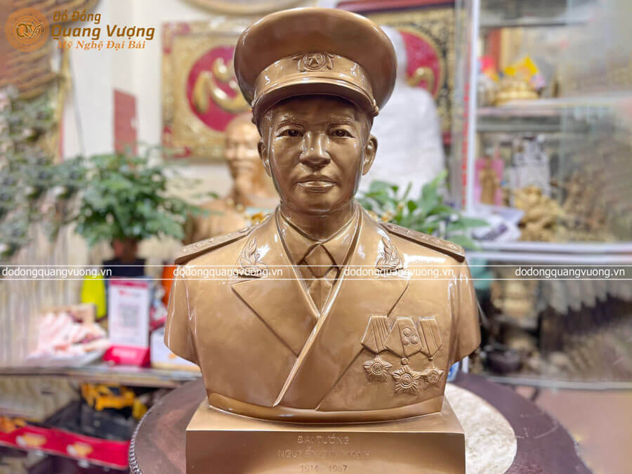 Tượng Đại Tướng Nguyễn Chí Thanh đúc cao 63cm