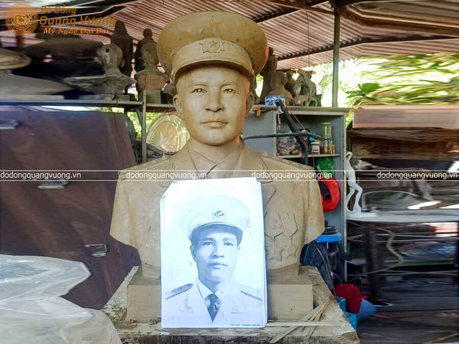 Tượng Đại Tướng Nguyễn Chí Thanh đúc cao 63cm